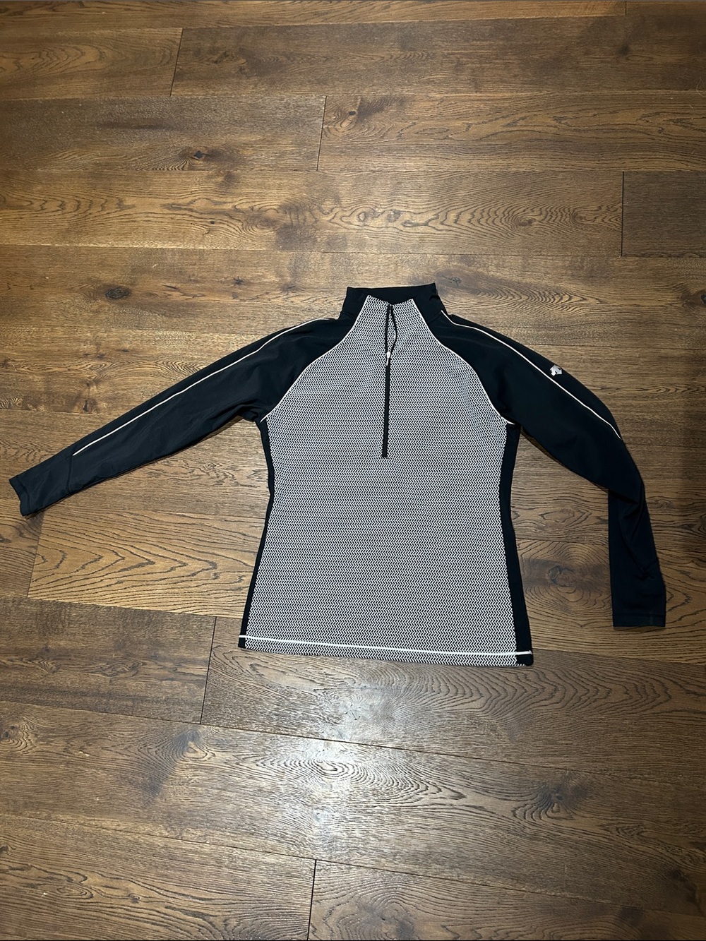 Women’s Black and White Long Sleeve Ski Base Layer - Zipper Front